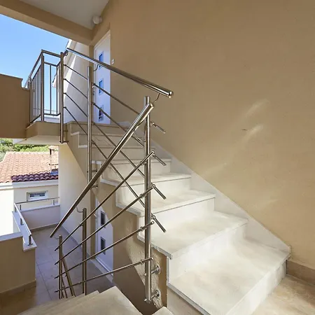 Mavarstica 17821c Apartamento