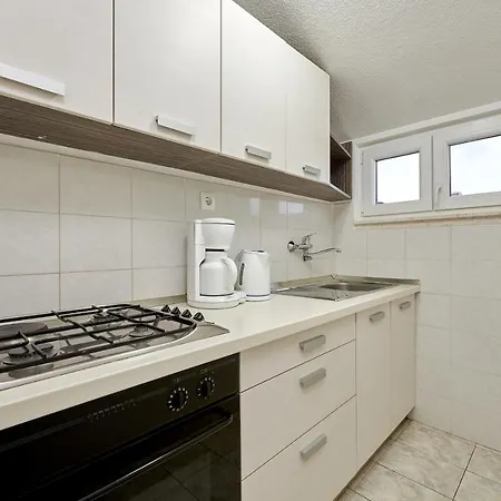 Appartement Mavarstica 17821c *