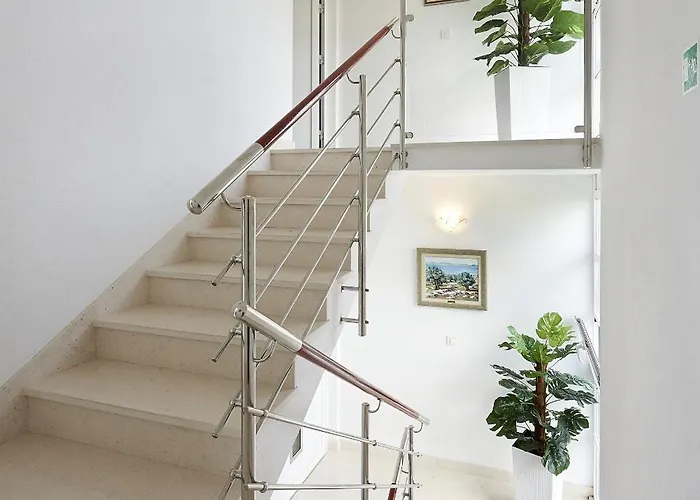 Mavarstica 17821c Τρογκίρ